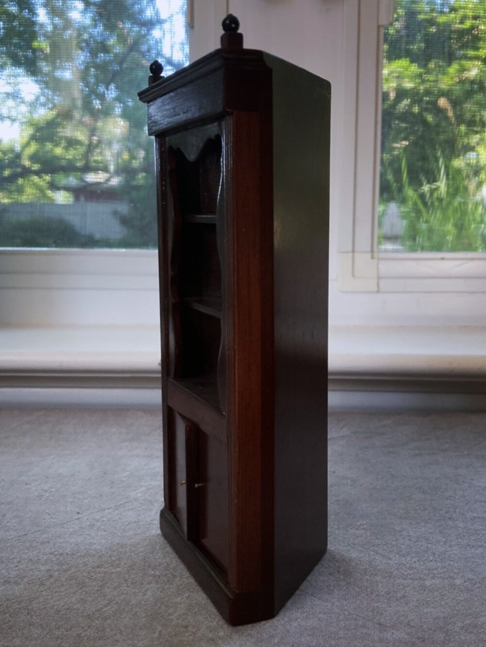Dollhouse Miniature Corner Cabinet Mahogany Sonia Messer Imports, Colombia - Picture 8 of 10